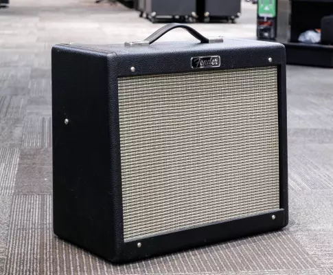 Fender - Blues Junior IV 15W 1x12 Tube Combo Amp - Black